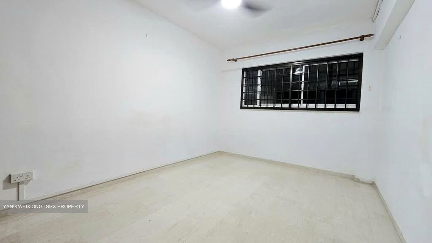 Blk 138 Tampines Street 11 (Tampines), HDB Executive #557943531